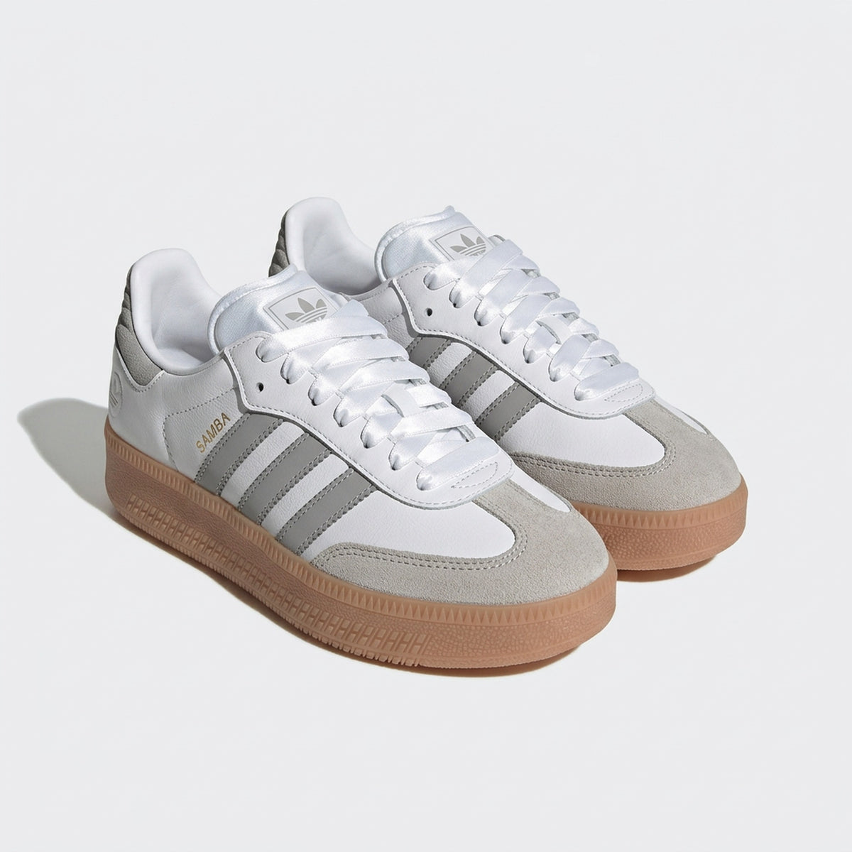 Par de Adidas Samba XLG Blanco Gris