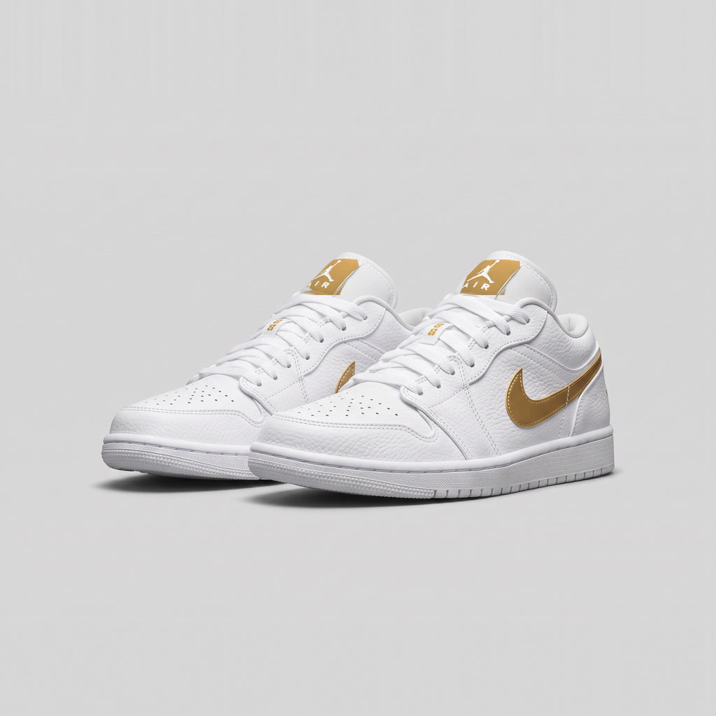 Nike Air Jordan 1 Low Blanco Dorado - par