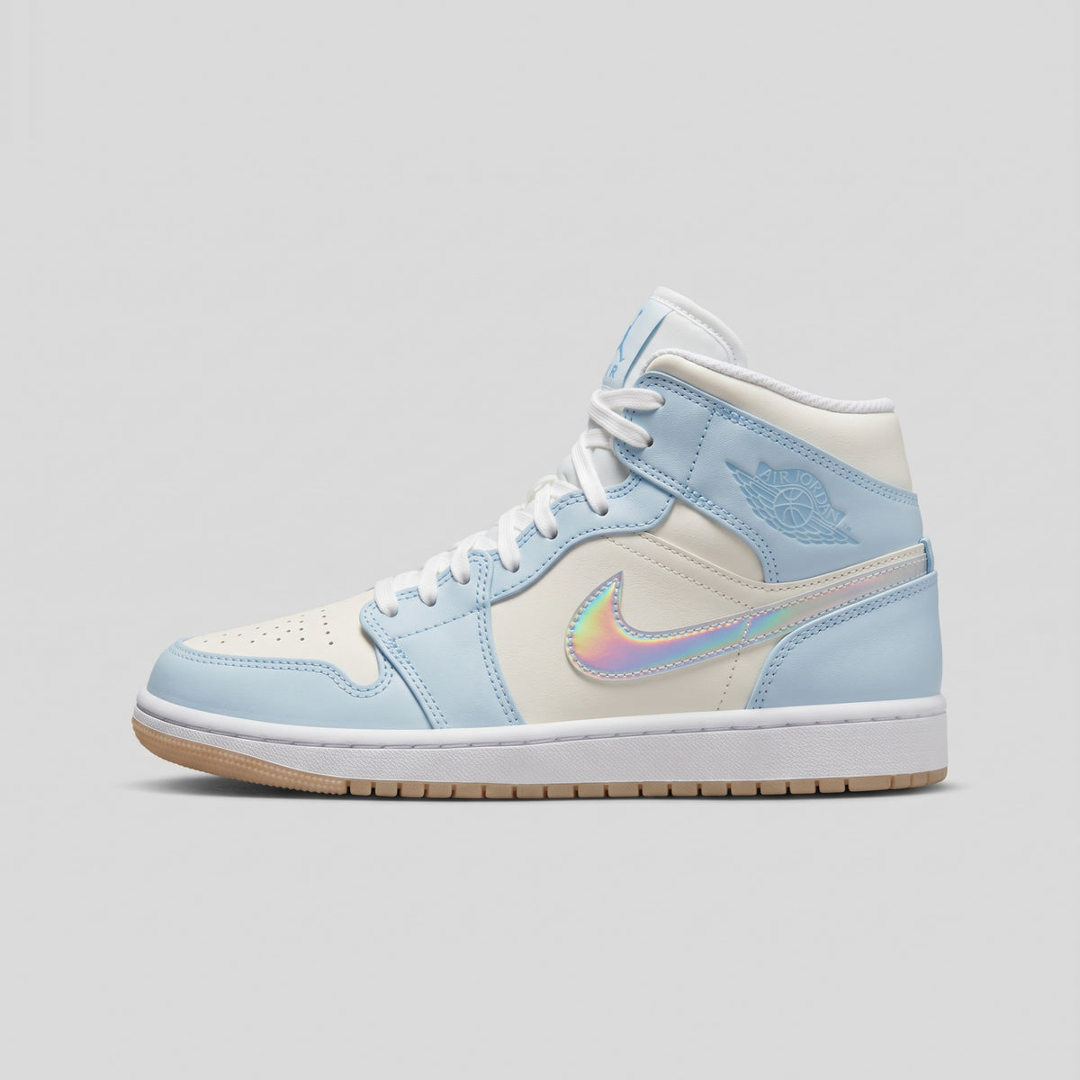 Nike Air Jordan 1 Mid Azul Cielo Iridiscente - vista lateral izquierda