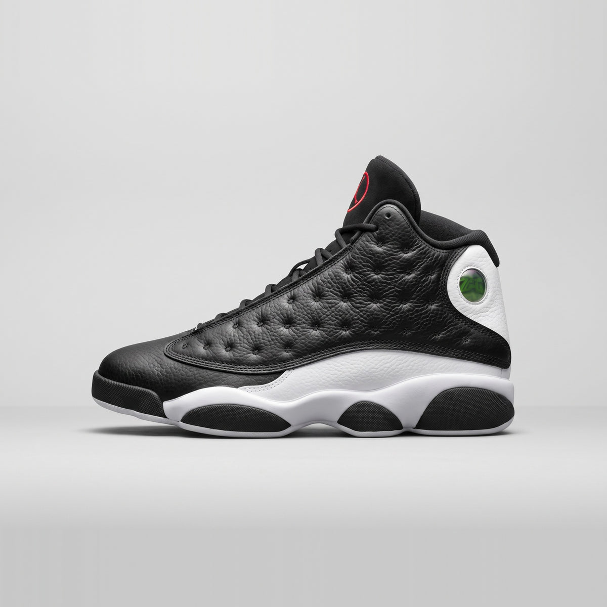 Nike Air Jordan 13 Retro Negro Blanco - vista lateral izquierda