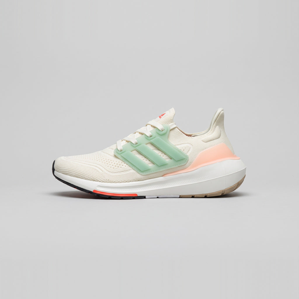 Adidas Ultraboost Light Crema Menta vista lateral izquierda