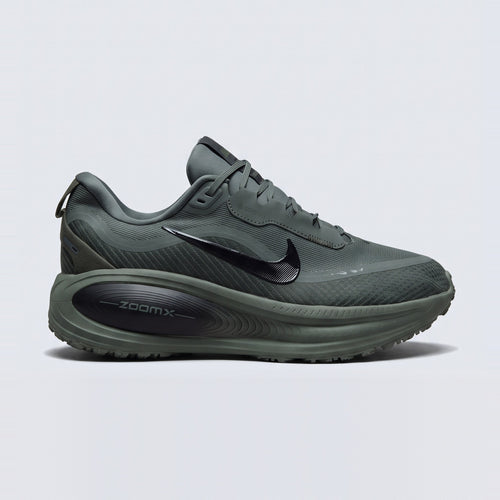Nike Vomero 18 GORE-TEX Verde vista lateral