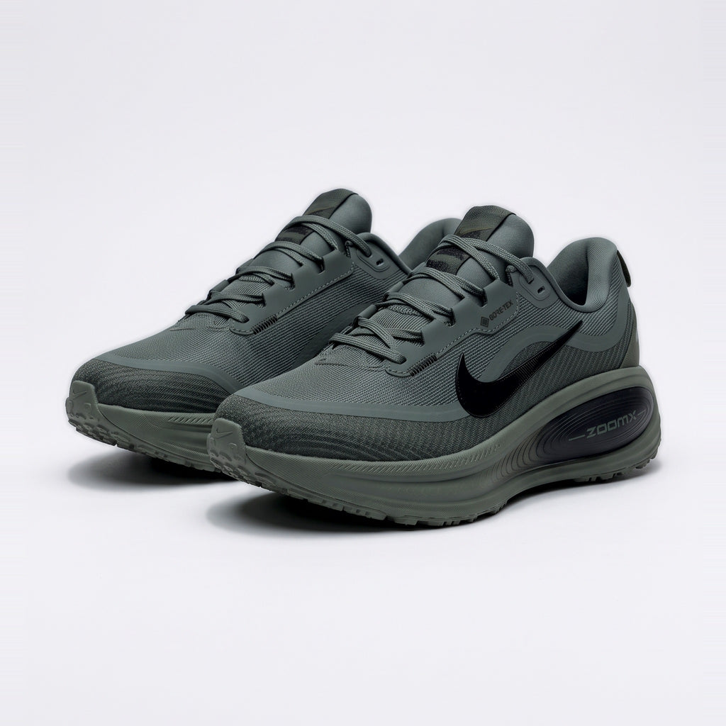 Par de Nike Vomero 18 GORE-TEX Verde