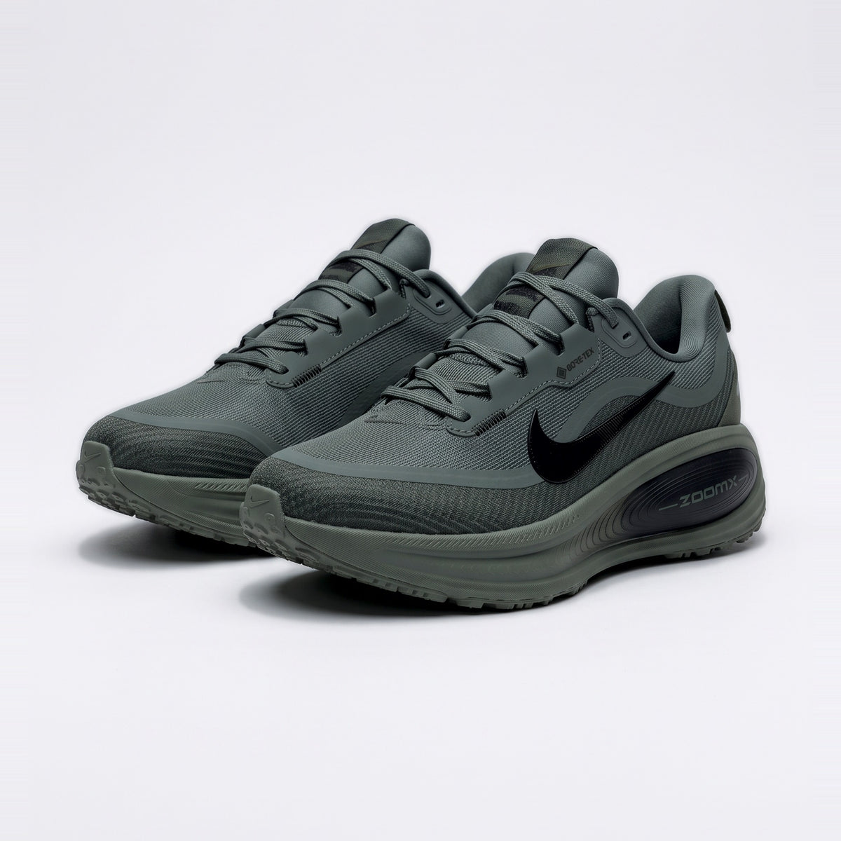 Par de Nike Vomero 18 GORE-TEX Verde